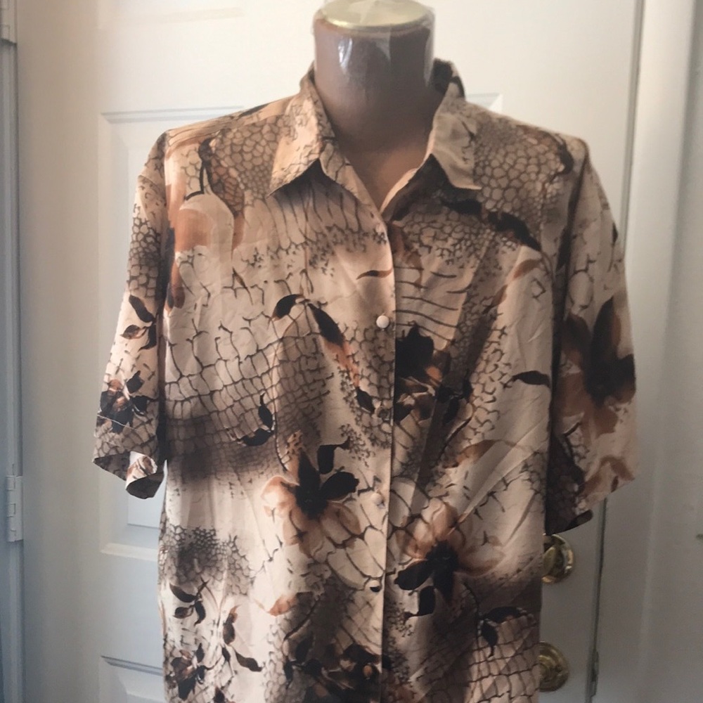🎁free:Beige with dark brown flower print top.Hood for Halloween top.